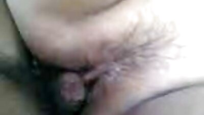 Скъпата jensko porno брюнетка със стройно тяло е закована от любовника си