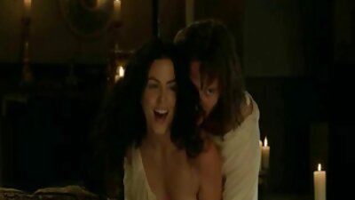 Хубава лесбийска секс порно филми сцена на Алекса Грейс и Кимбър Уудс